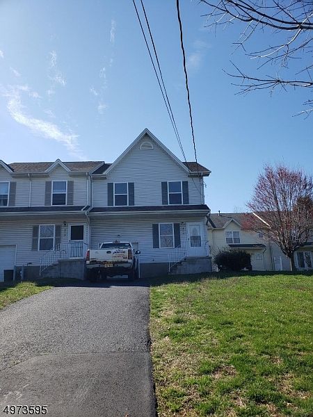 2nd image of 315 N 3rd Ave