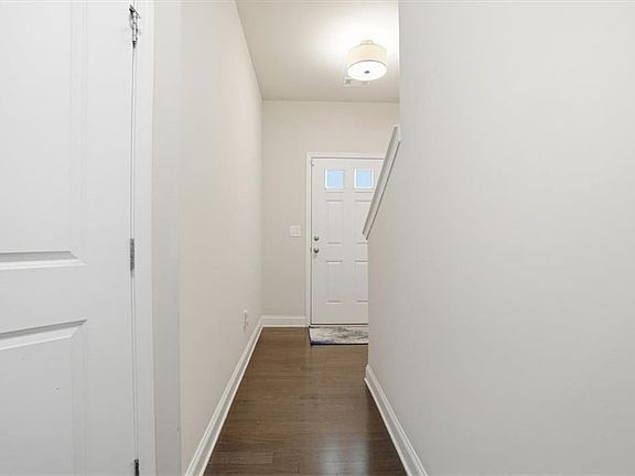 5th image of 5441 Cascade Rdg SW