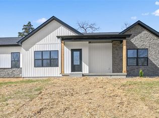 220 Echo Lake Cir, Eureka, MO