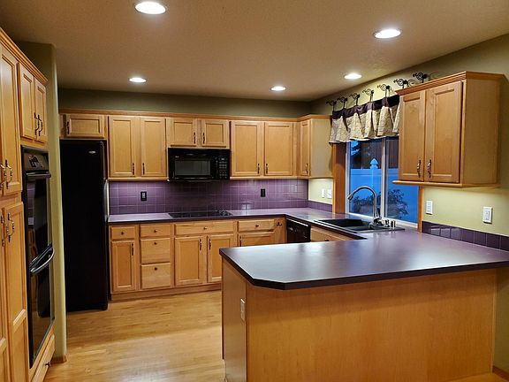 5th image of 15604 NE 13th Way