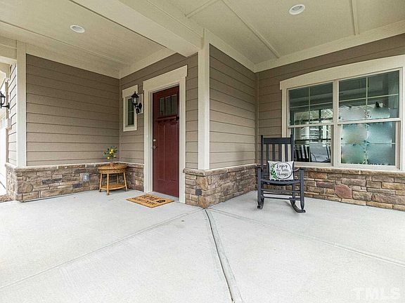 2nd image of 1102 Havenwood Ln