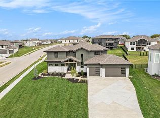 3205 SW Saddlebred Ter, Lees Summit, MO 64082