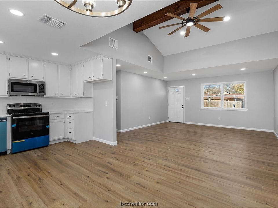 1st image of 923 Braeswood Dr
