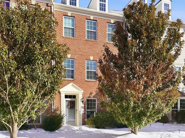 12605 Terranova Ln, Woodbridge, VA 22192