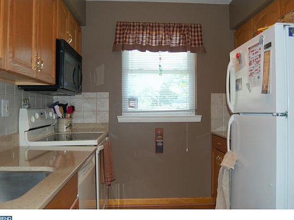 3rd image of 318 Astor Ct