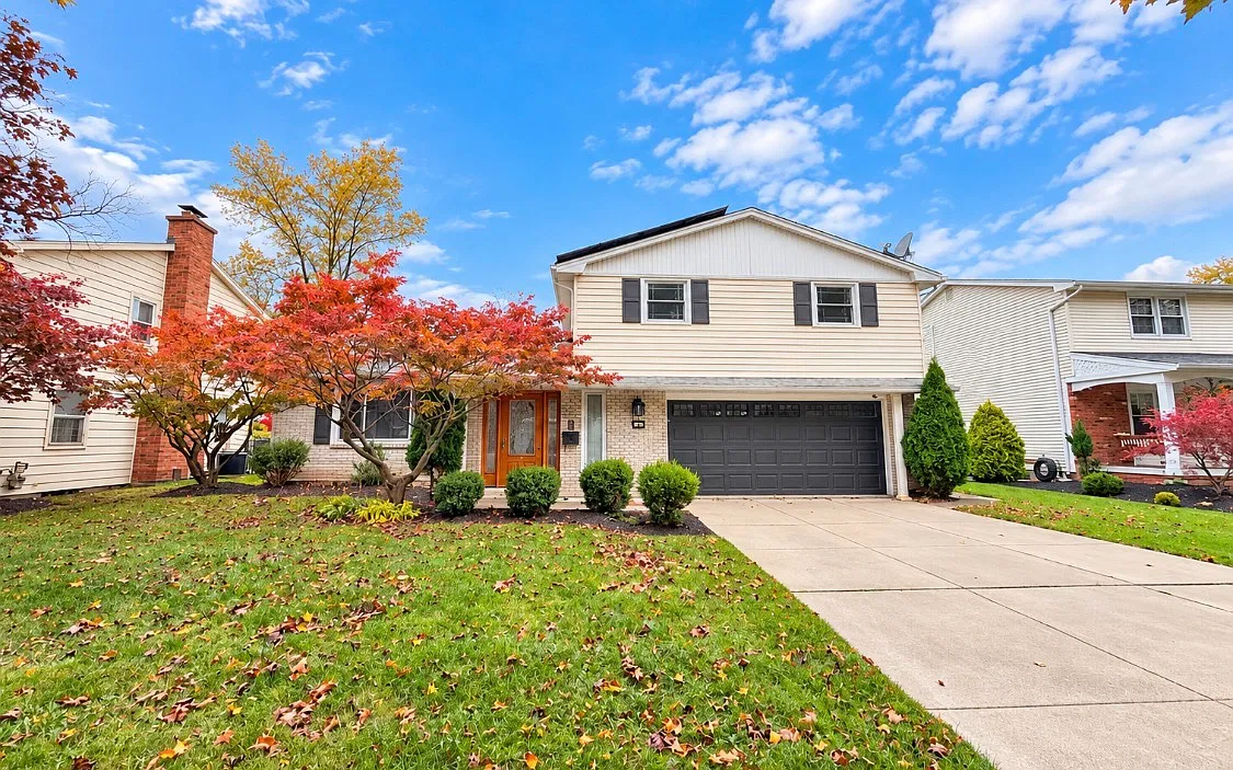 4 bed, 2294 sqft, $3,200 — Photo 1
