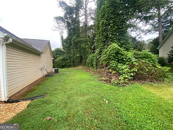 2nd image of 911 Castle Ct