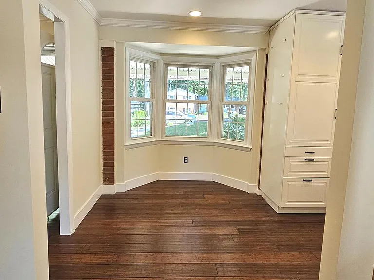 8925 Falling Creek Ct — Photo 18