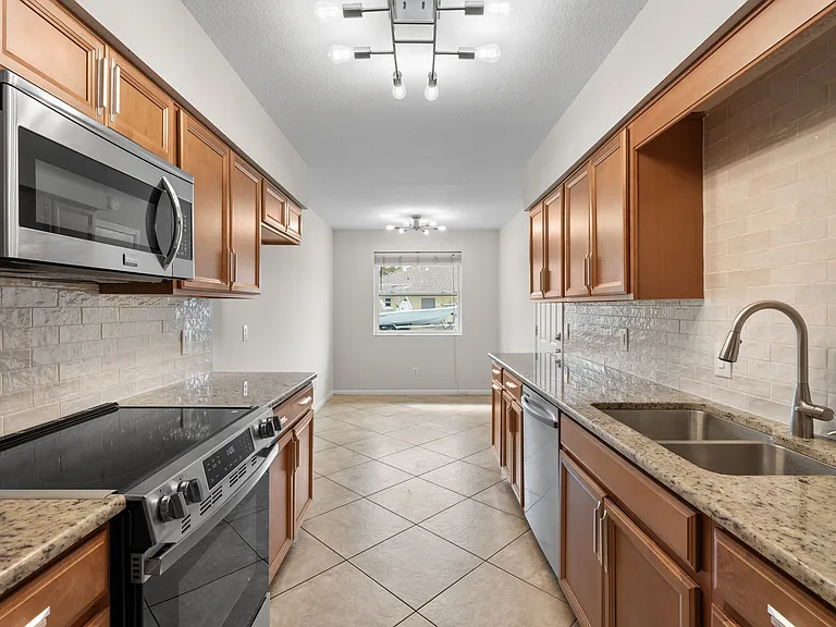 2861 SE Calvin St — Photo 13