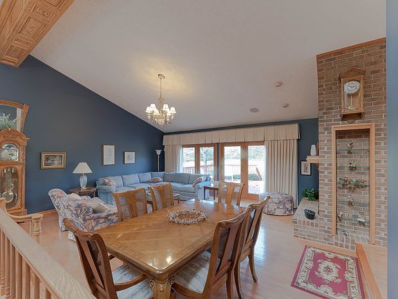 3rd image of 12190 Heather Ct