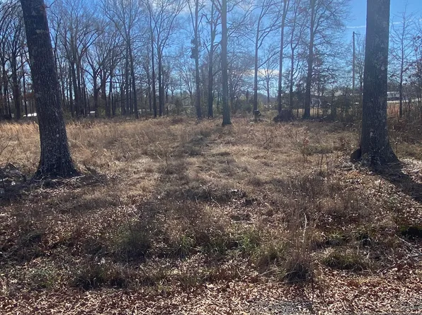 Nash Dr, Grenada, MS 38901