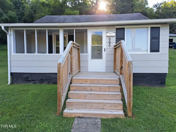 996 Lynn Garden Dr, Kingsport, TN 37665