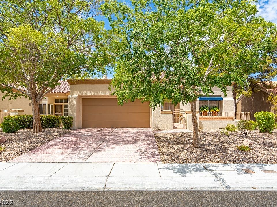 1st image of 2529 Desert Glen Dr