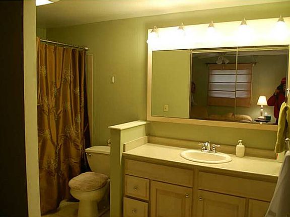 3rd image of 1732 McDowell Ct