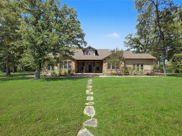 9095 King Oaks Dr, Iola, TX 77861