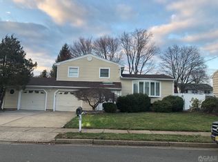 98 Christie St, Edison, NJ 08820