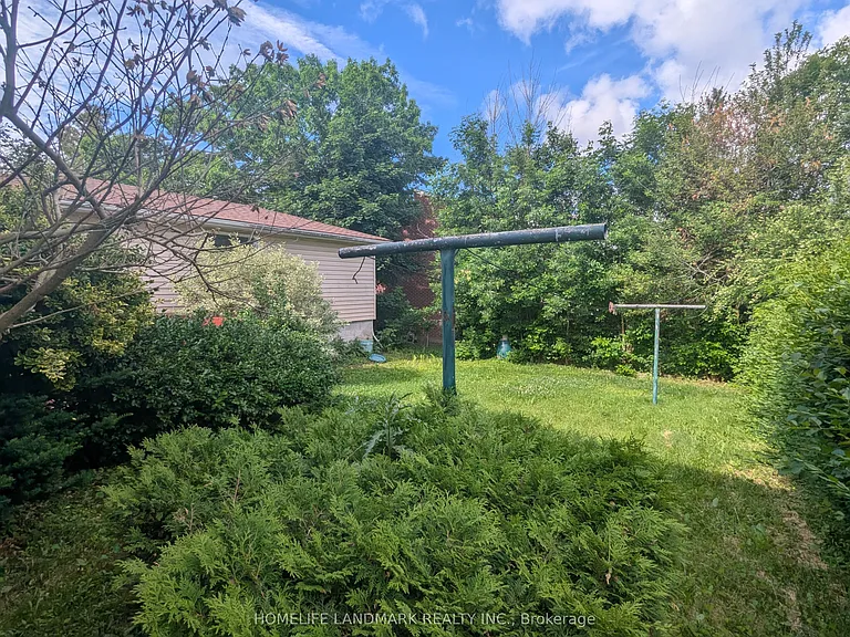 195 Carter Ave #LOWER — Photo 32
