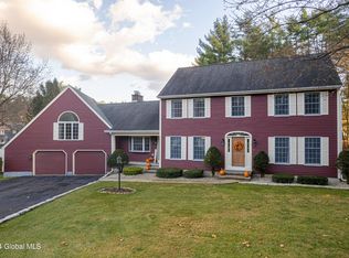 9 Fox Hollow Ln, Queensbury, NY 12804