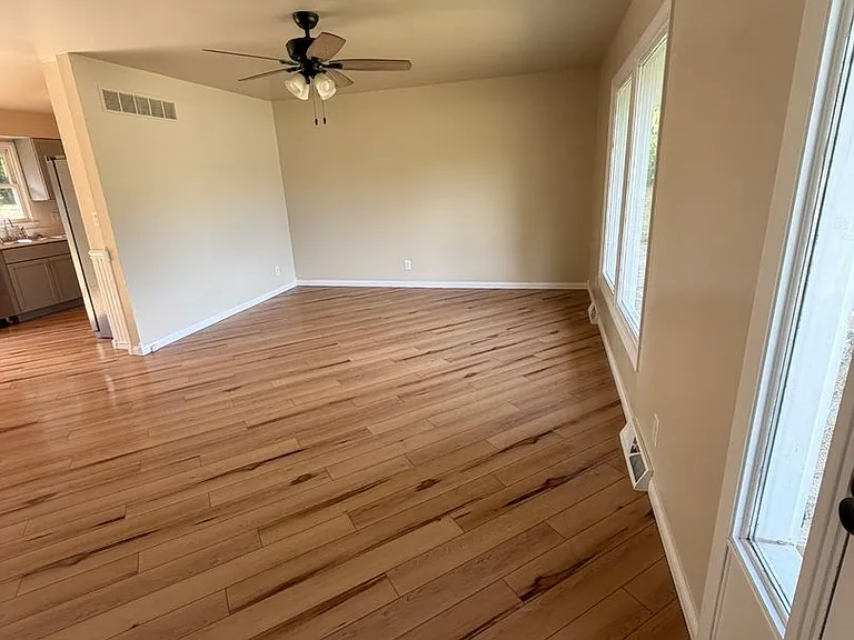 4427 Box Elder Ln — Photo 2