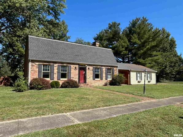 3000 W Kent Dr, Carbondale, IL 62901