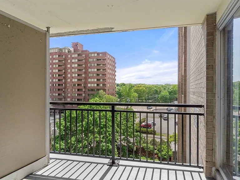 1025 Hancock St #7 — Photo 7