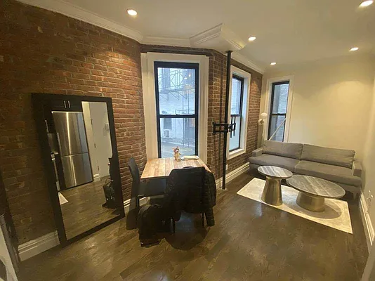 Rented by Voro New York | media 26