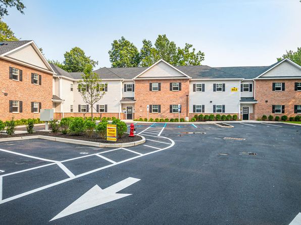 463 Old Post Rd #202