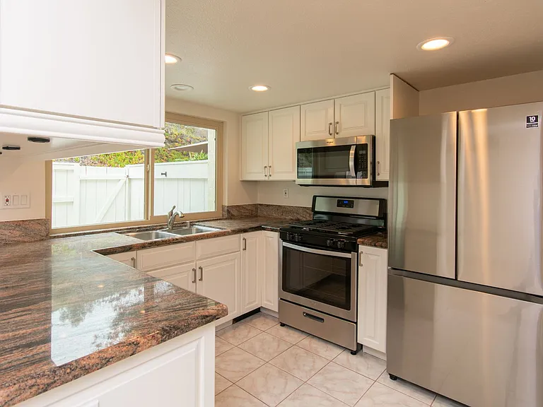 3706 Yale Dr — Photo 11