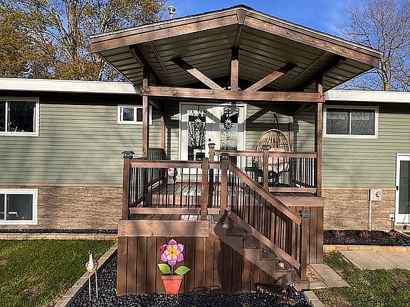 3rd image of 4381 Pine River Rd