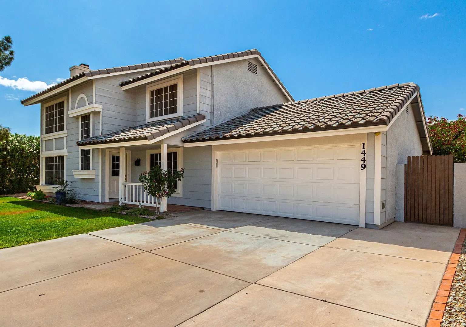 Inviting 4-Bedroom Home in Chandler! — Photo 2
