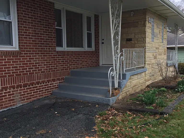 6124 Western Ave — Photo 2