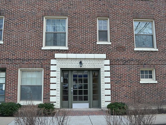 2nd image of 205 Chicago Ave APT 1