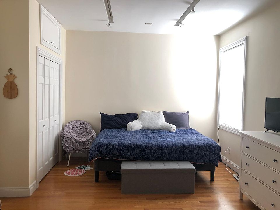2nd image of 75 Park St APT 5A