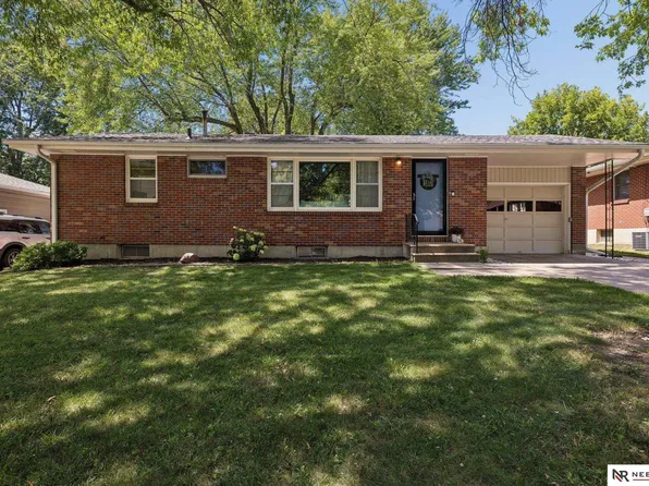 501 Skyway Rd, Lincoln, NE 68505