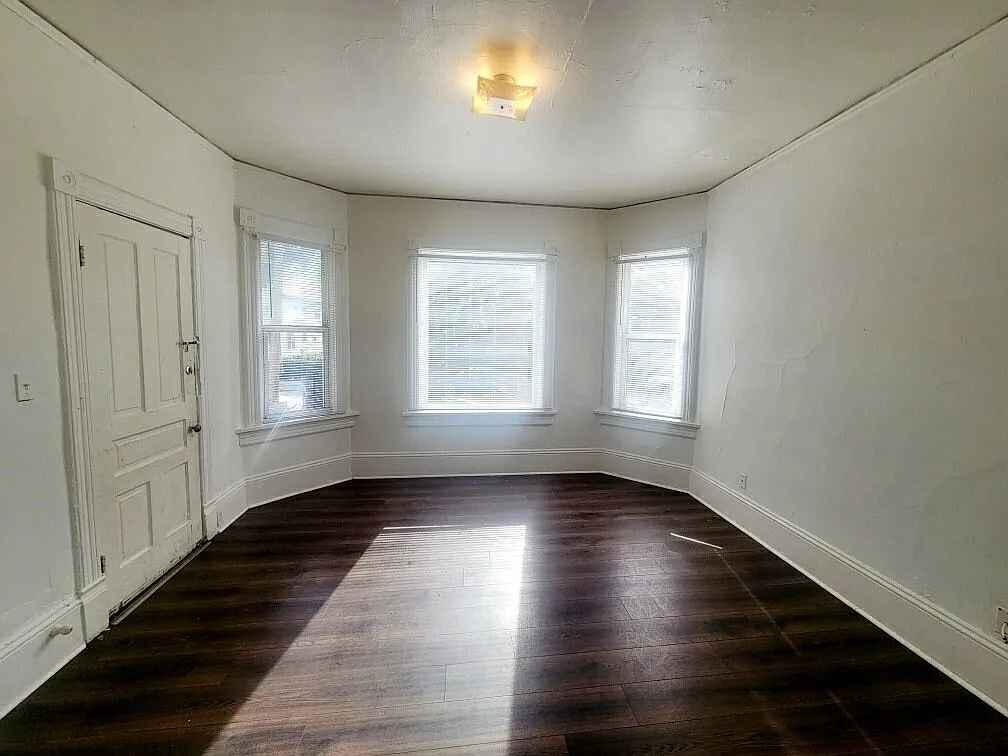 1 bed, 1.0 bath, $925 — Photo 1