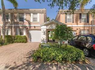 5425 Cove Cir, Naples, FL 34119