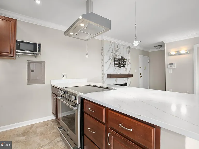 1604 Renate Dr #303 — Photo 7