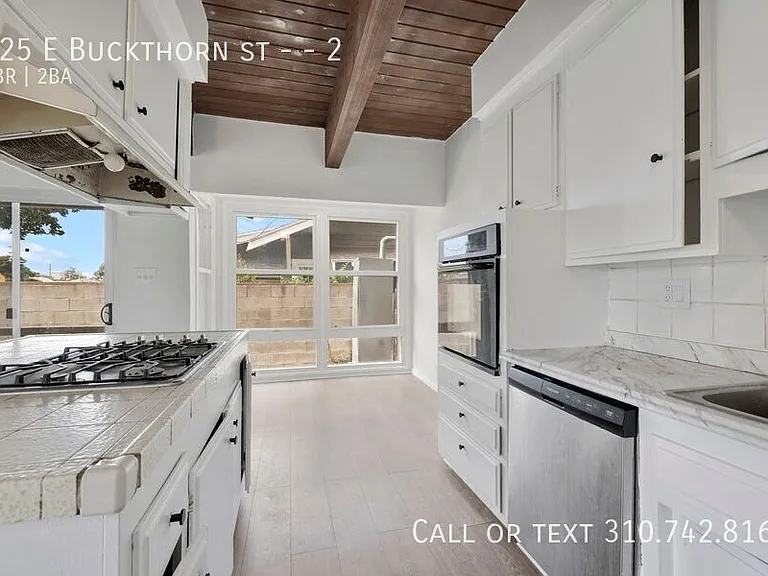 125 E Buckthorn St #2 — Photo 1
