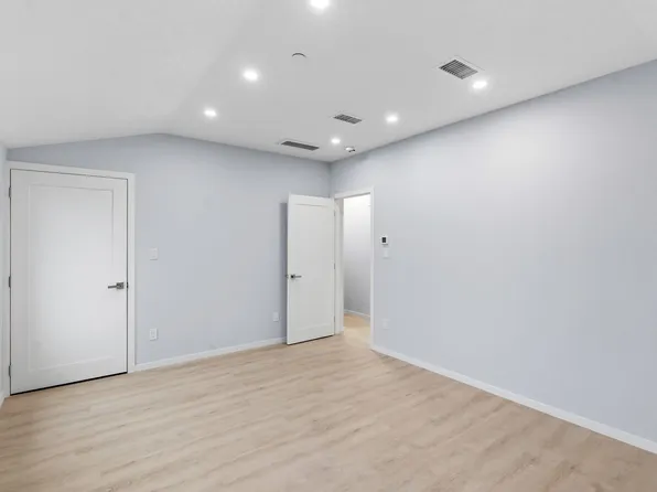 33a Keen Court image 28 of 44