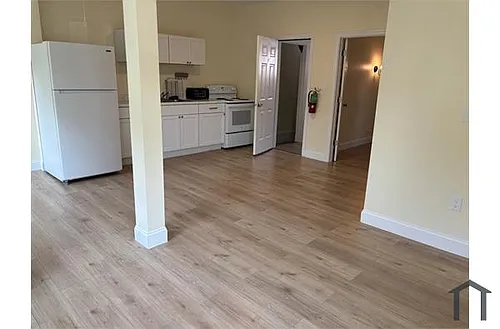 76 Baxter St #3 Photo 1