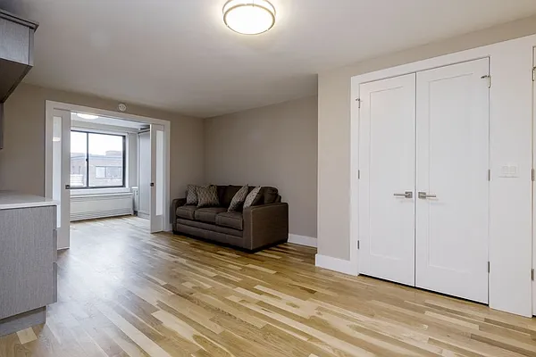 Rented by PWV Acquisitions | media 21