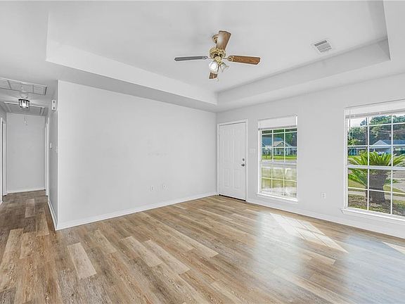 3rd image of 157 Park View Ct