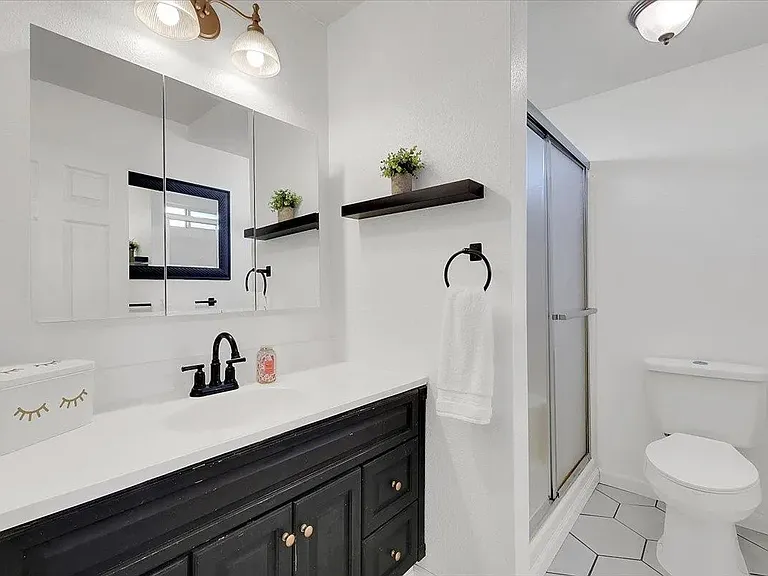 37052B Poplar St — Photo 3