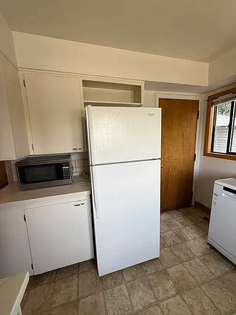 3 bed, 1135 sqft, $1,575 — Photo 3