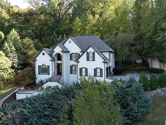 3rd image of 164 Bridge Dr