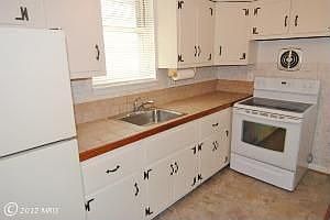 4th image of 2906 School St