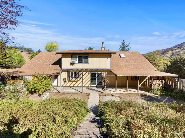 26000 Cumberland Rd, Tehachapi, CA 93561