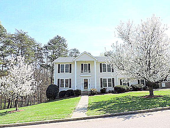 4th image of 141 Robinwood Pl