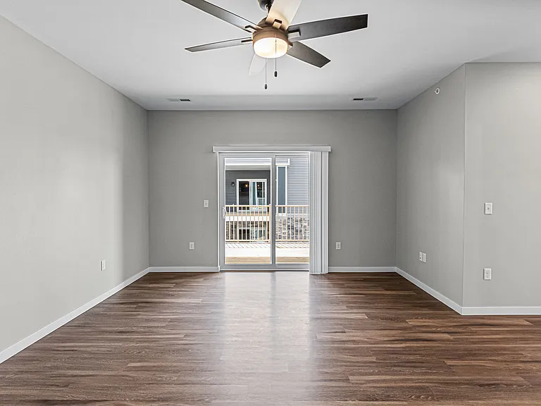 Madison Ave Condos — Photo 27