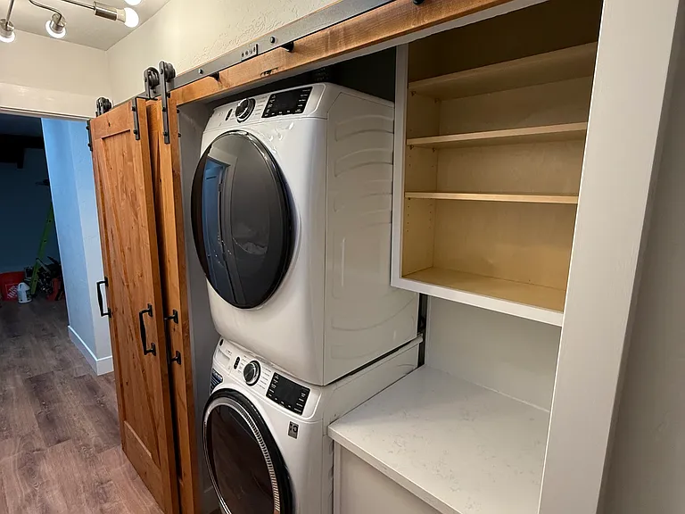 Laundry in Hall